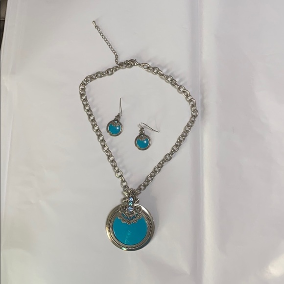 Necklaces - Picture 2 of 4